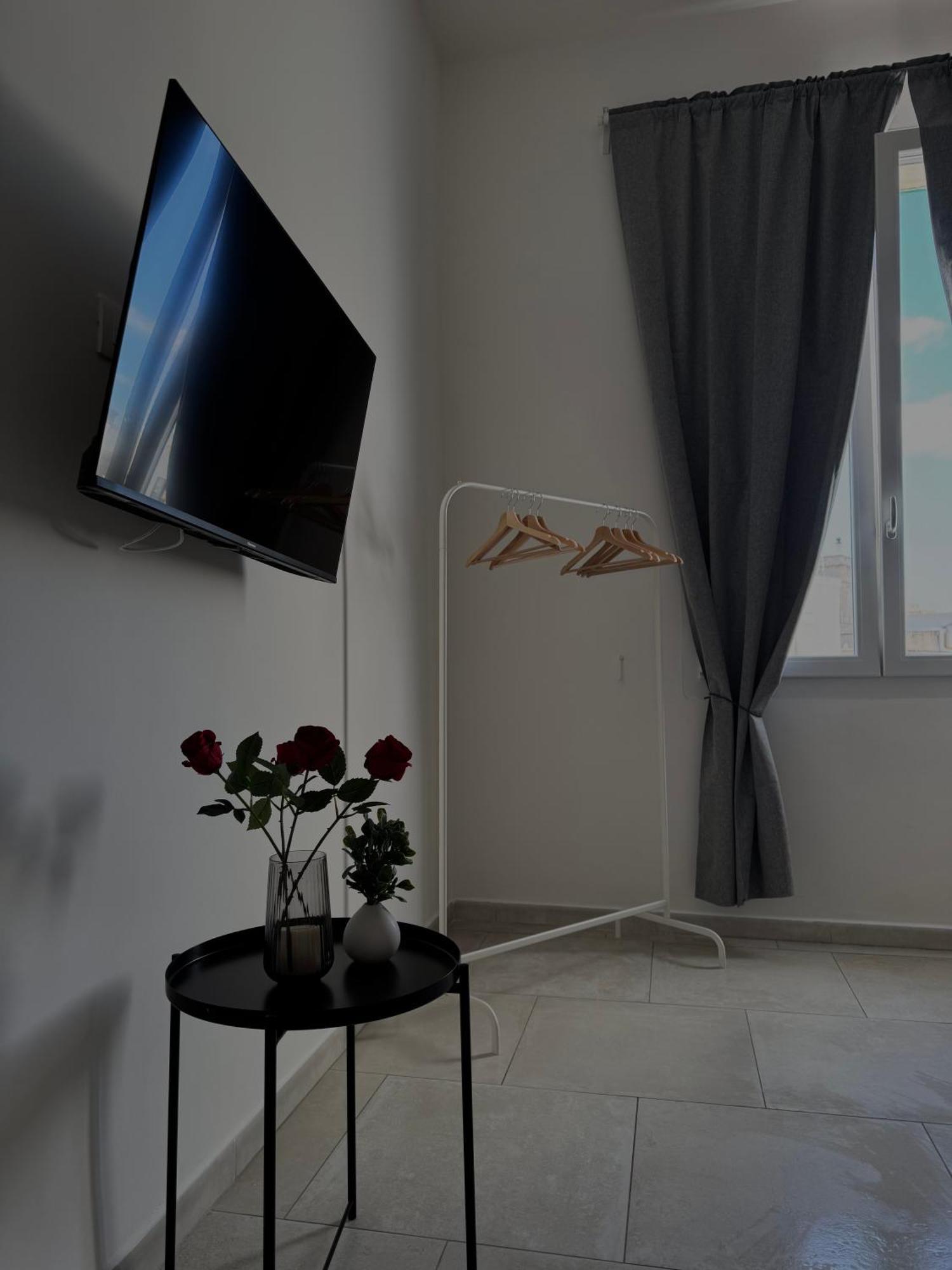 L&S Rooms Monopoli Buitenkant foto